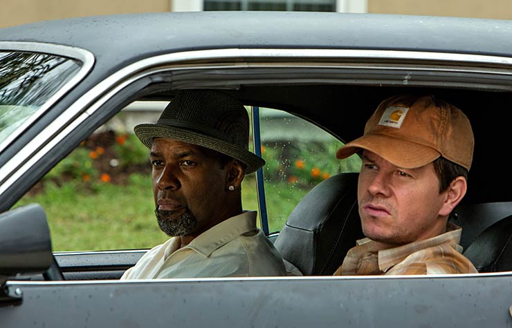 Denzel Washington and Mark Wahlberg in 2 Guns.