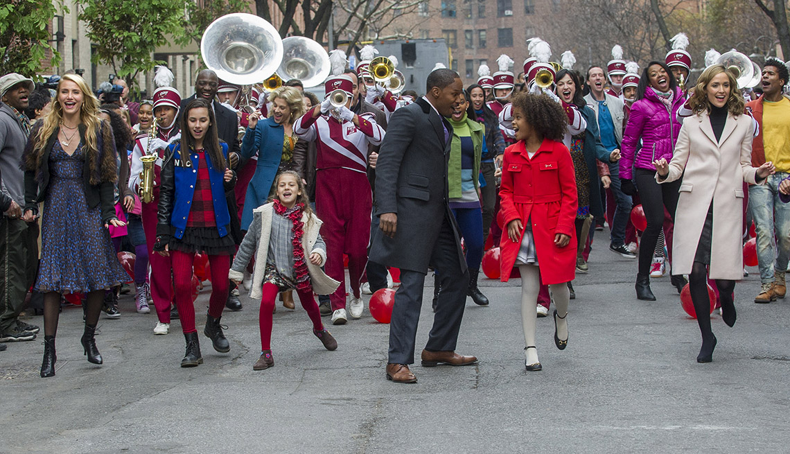 Annie, The Movie, Musical, Jamie Foxx, Rose Byrne, Actors, 2014 Holiday Movie Preview