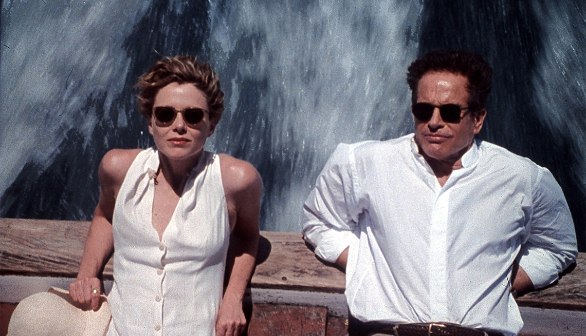 Annette Bening and Warren Beatty in 'Love Affair'