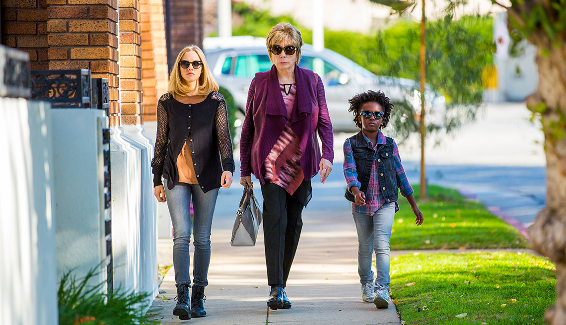 Amanda Seyfried, Shirley MacLaine and  Ann’Jewel Lee in 'The Last Word'