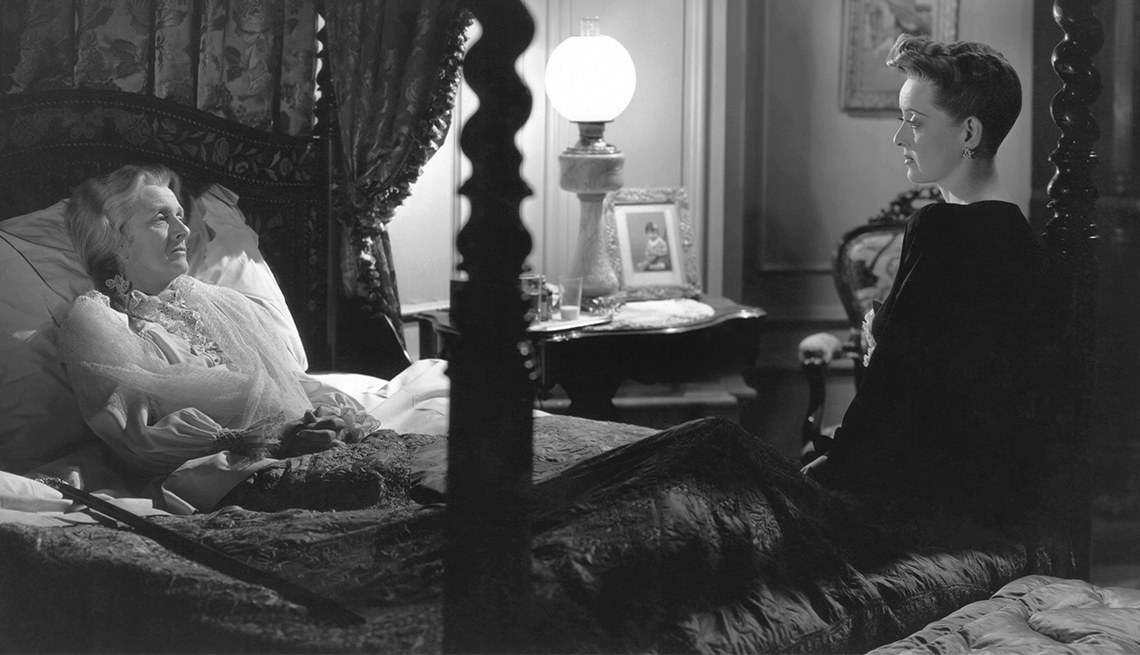 Gladys Cooper and Bette Davis in 'Now, Voyager'