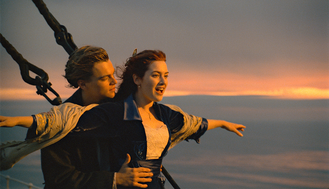 item 10 of Gallery image - Leonardo DiCaprio, Kate Winslet in Titanic