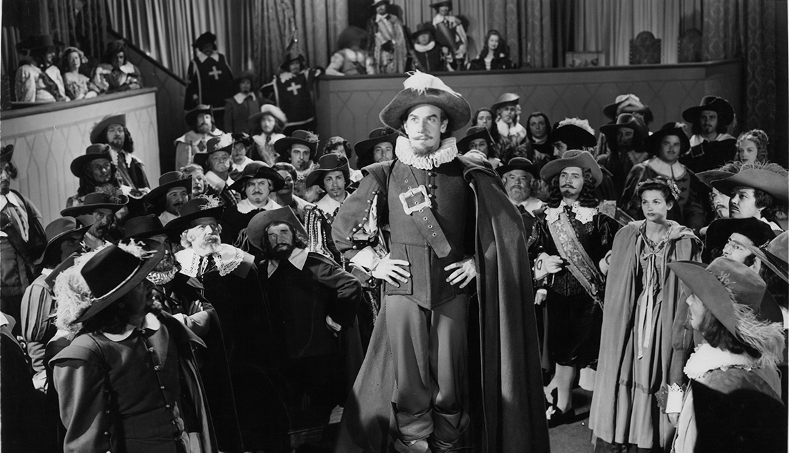 Jose Ferrer en una escena de "Cyrano De Bergerac" en el 1951.