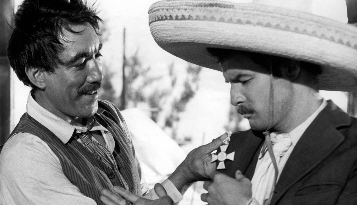 item 1 of Gallery image - Anthony Quinn en una escena de Viva Zapata!".