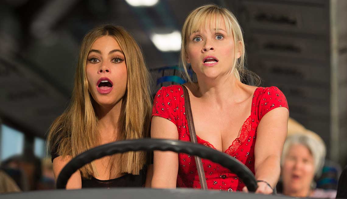 Sofía Vergara y Reese Witherspoon en una escena de la película Hot Pursuit.