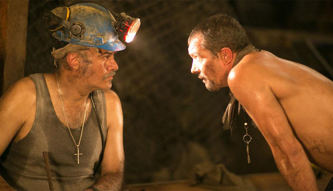 Marco Trevino como José Henríquez en Los 33 - 5 años después del rescate de los 33 mineros chilenos