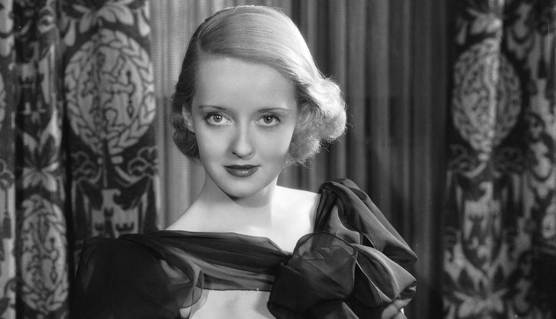 [Imagen: 1140-ss-bette-davis-promo-esp.imgcache.r...5805b0.jpg]