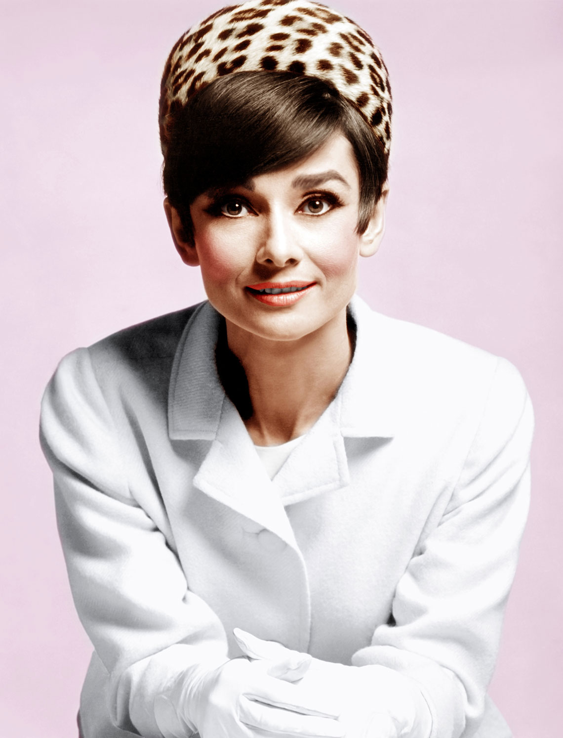 item 9 of Gallery image - Audrey Hepburn con vestuario para la película How to Steal a Million 