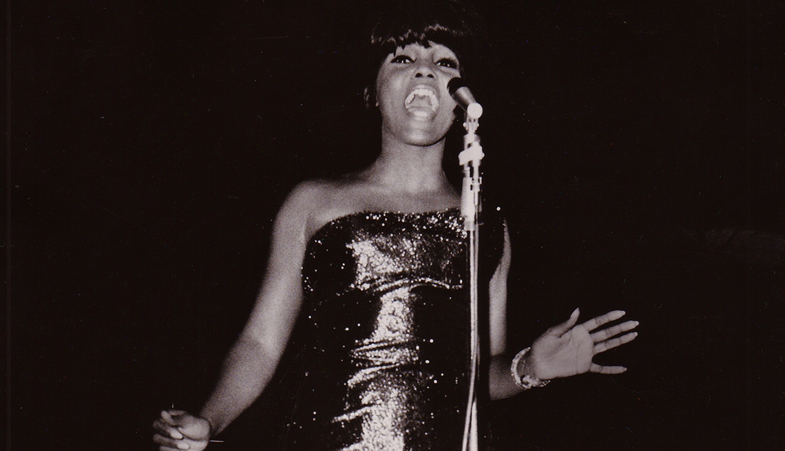 Singer, Vicki Anderson, Microphone, Singing, Stars Who Made James Brown A Star