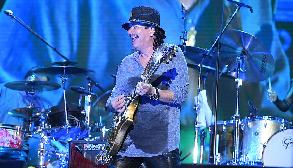 Carlos Santana en concierto, Fairburn, Virginia, 2016
