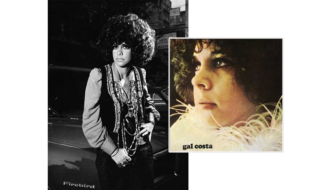 item 9 of Gallery image - Gal Costa al lado de la portada de su disco.