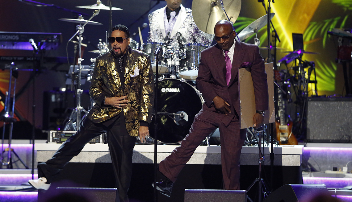 Morris Day y Jerome Benton en su presentación en el concierto tributo a Prince, Los Ángeles, California, 2020.