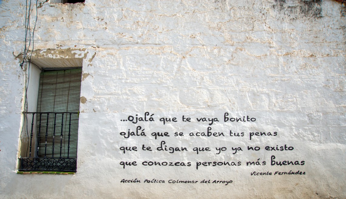 item 9 of Gallery image - Poema por Vicente Fernández escrito en una pared en Colmenar del Arroyo, una provincia de Madrid, España.