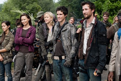 Summer Tv Shows For Grownups Falling Skies With Noah Wyle And More