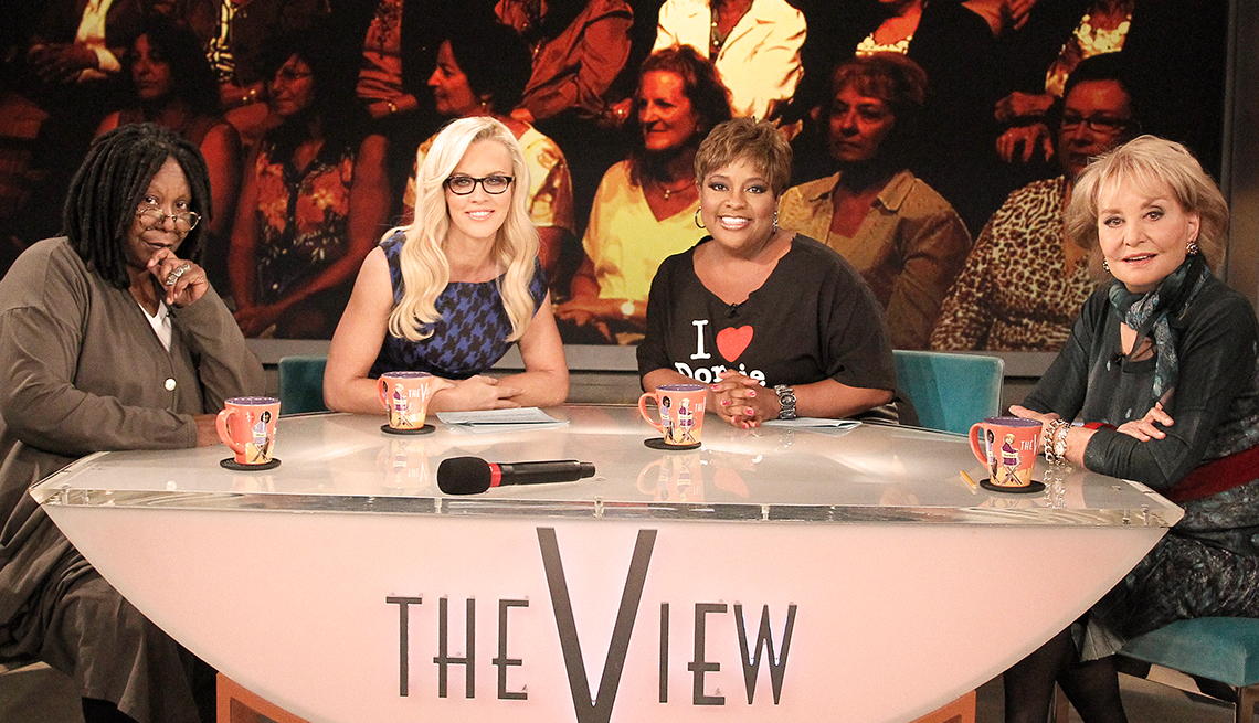 Entrevistas famosas de Barbara Walters - En la foto de set del show The View con Whoopi Goldberg, Jenny McCarthy y Sherri Shepherd.