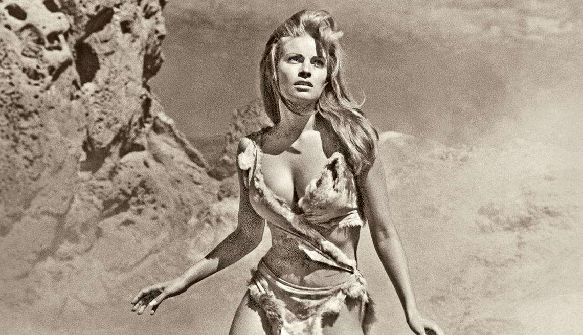Raquel Welch, la diva a través de los años - Afiche de la película One MillionYears B.C. (1966).