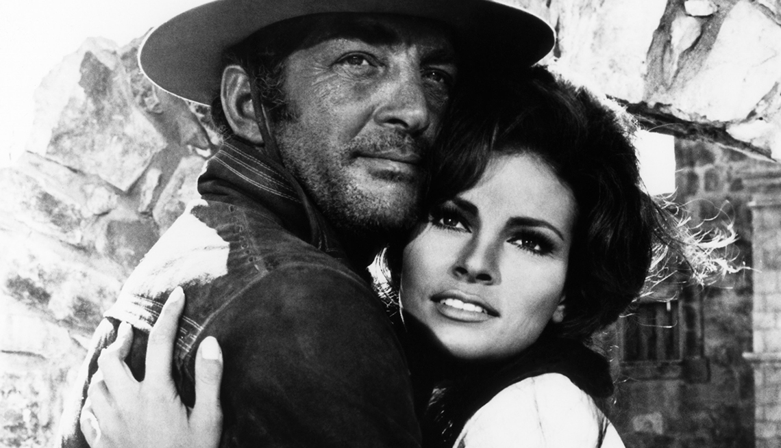 Con Dean Martin en la película ¡Bandolero! (1968) - Raquel Welch, la diva a través de los años