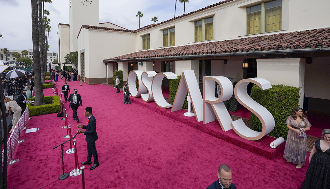 A wide overhead shot of the red carpet at the 93rd Academy Awards
