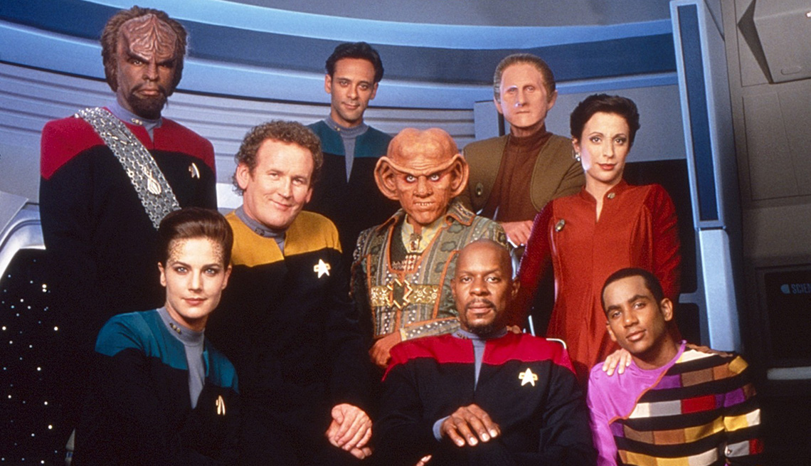 El elenco de la temporada 5 de Star Trek Deep Space Nine.