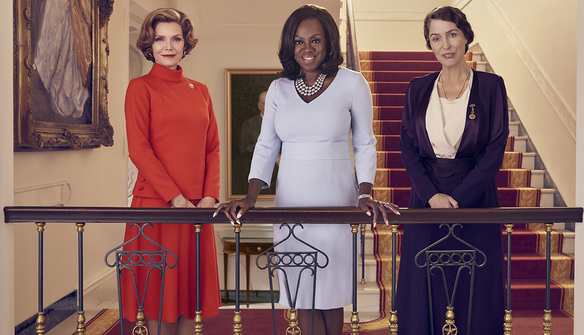 (De izquierda a derecha) Michelle Pfeiffer como Betty Ford, Viola Davis como Michelle Obama y Gillian Anderson como Eleanor Roosevelt en "The First Lady".