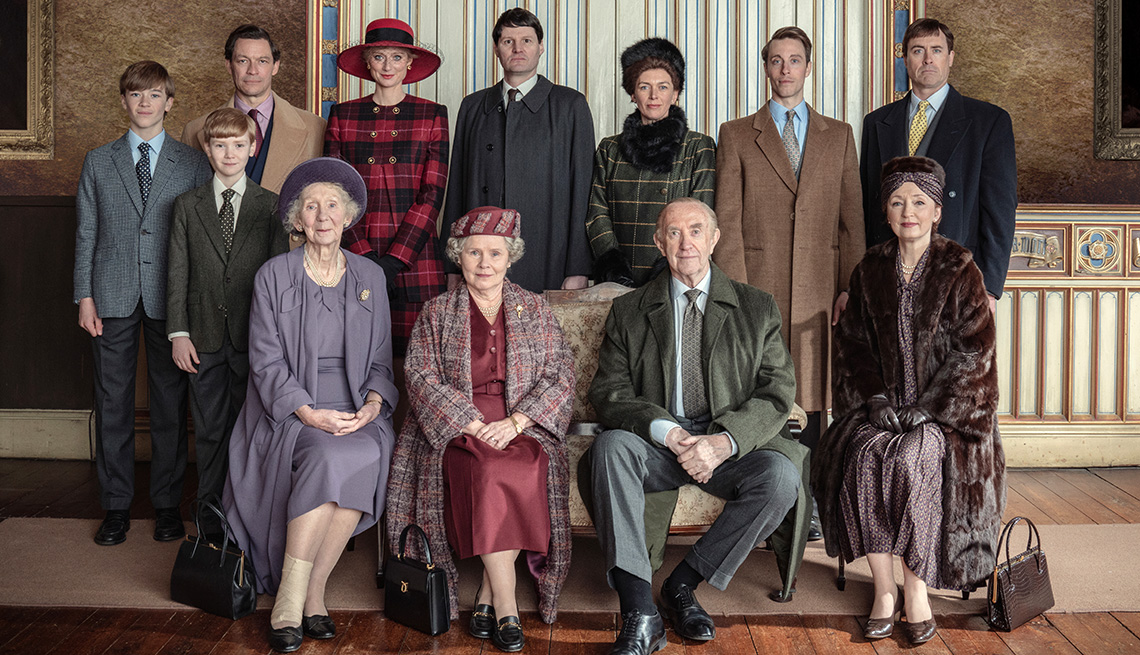 A family portrait of the Season 5 cast of The Crown