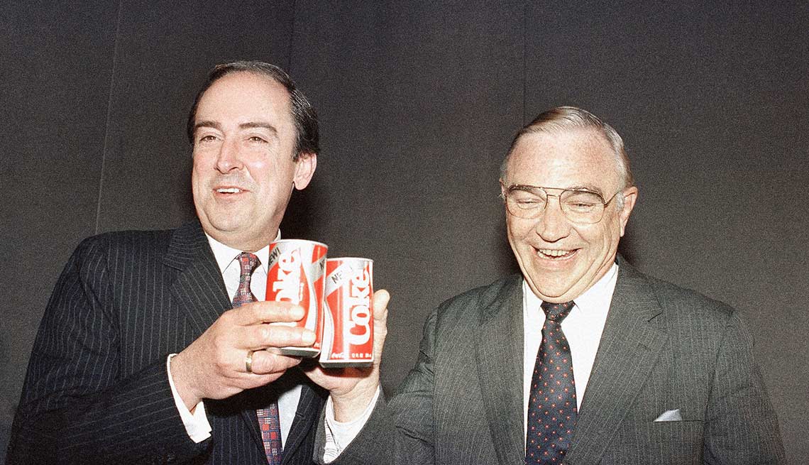 En 1985 Coca-Cola reemplazó su fórmula original de 99 años con una versión más nueva y más dulce