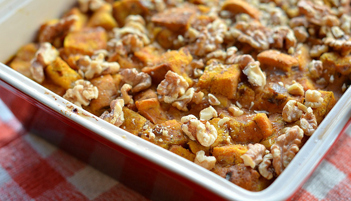 Pumpkin Bread Pudding With Caramel Sauce, Easy Thanksgiving Dishes