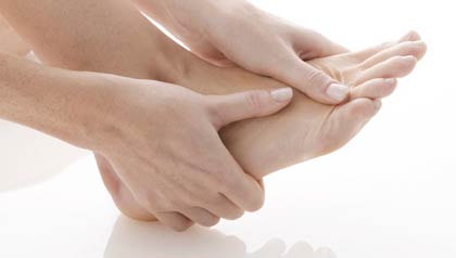 Masaje en los pies - Dolor en los pies, causas y tratamiento