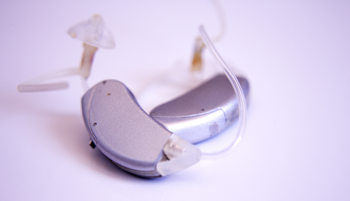 añadir cinta regional Cómo ahorrar dinero en audífonos para la pérdida de audición