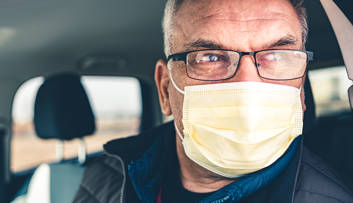 How to Avoid Foggy Eyeglasses When Wearing a Face Mask