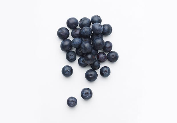 Blueberries and other foods that help fight cancer