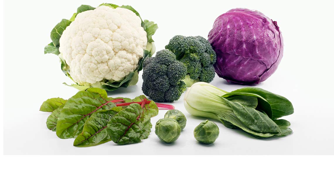 https://cdn.aarp.net/content/dam/aarp/health/healthy-living/2016/07/1140-white-promo-cruciferous-vegetables-esp.jpg?utm_source=chatgpt.com
