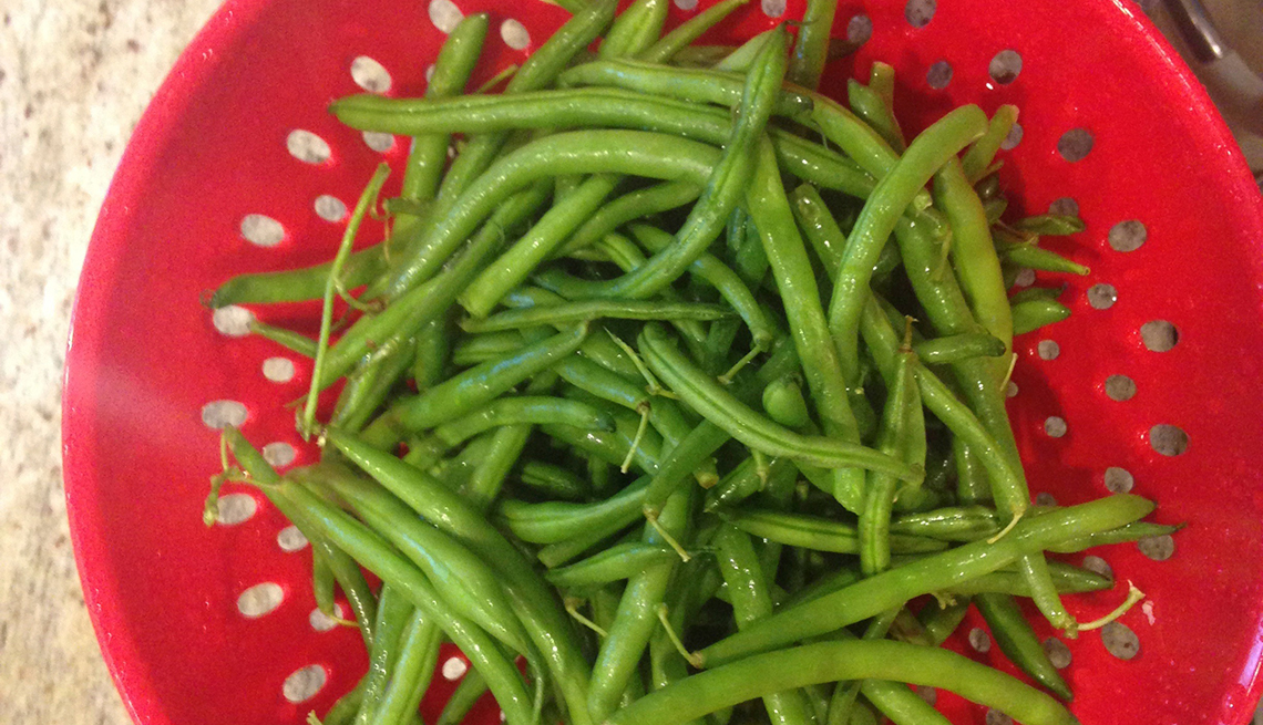 Green beans in a red collander, Thanksgiving Recipes and Not a Pinch of Guilt