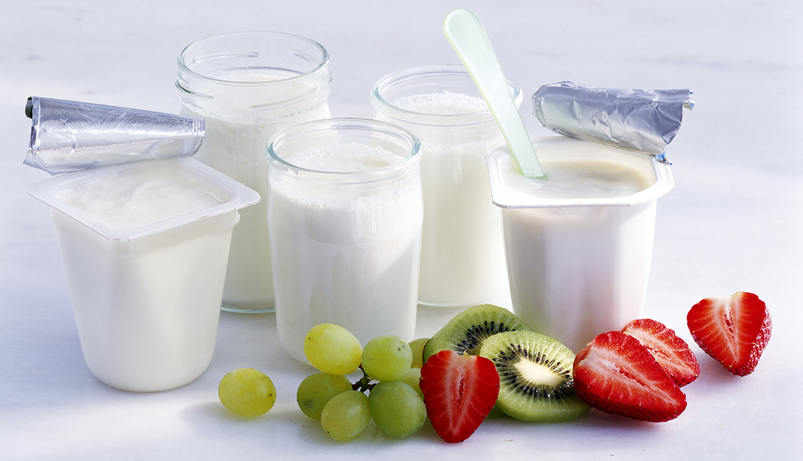 Envases con diferentes yogur.