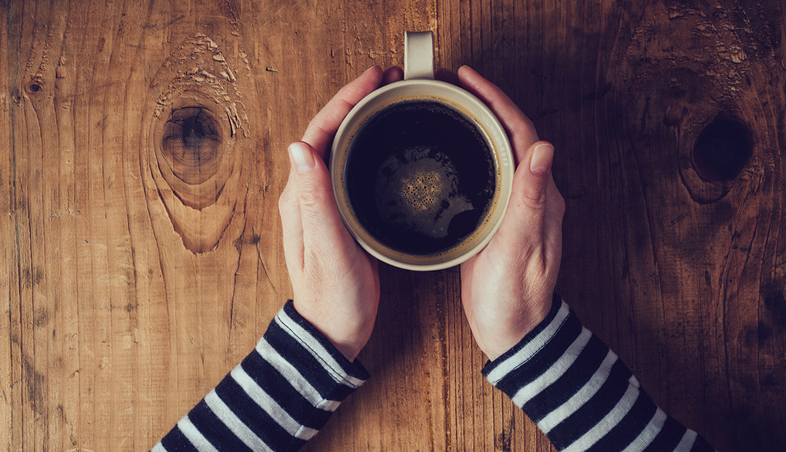 10 -شرب القهوة لزيادة حرق الدهون
