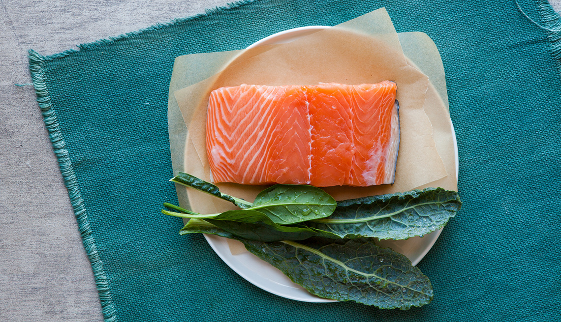 Salmon With Kale And Spinach