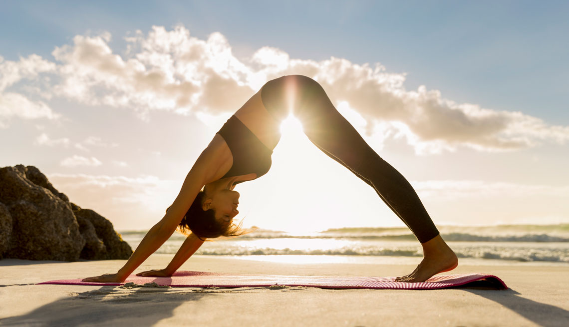 5 posturas de yoga (fáciles) para mejorar el estado de ánimo