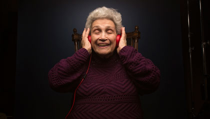 Music Therapy caregiver caregivers alzheimers unforgettables singing headphones ears