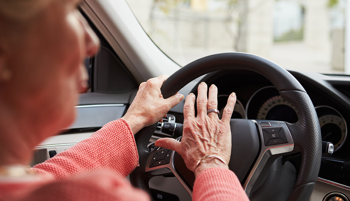 Elderly Female Driver Honks Horn In her Car While Driving, Warning Signs Of Unsafe Driving