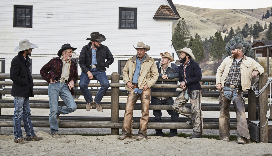 actors on the set of yellowstone
