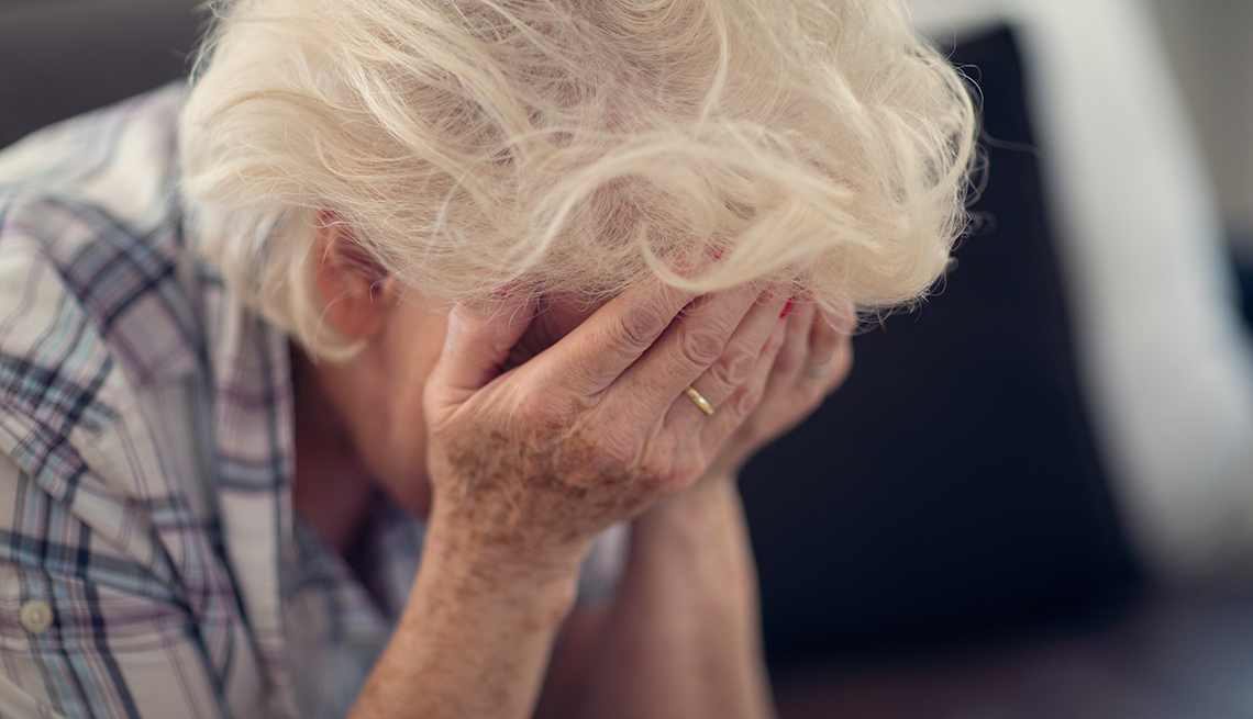 How to Avoid Getting Swindled by Someone You Know - Vimarsana News