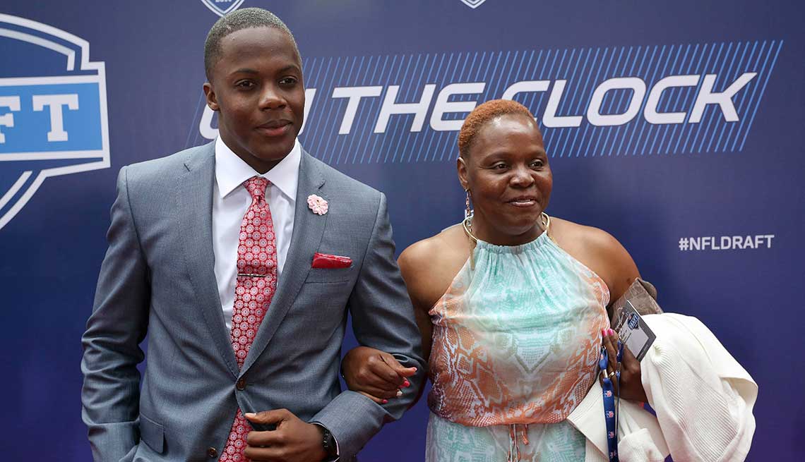 Terry Bridgewater, NFL, Athlete, Football, Celebrity Mother's Day Gifts