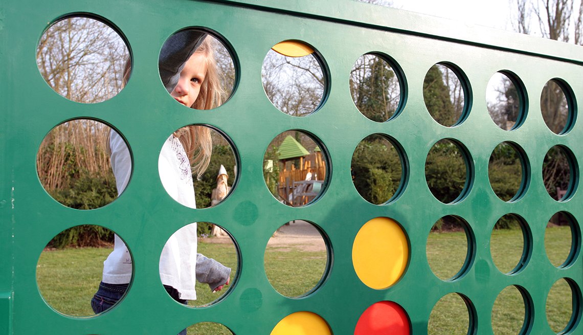 Popular Lawn Games From Horseshoes to Spikeball