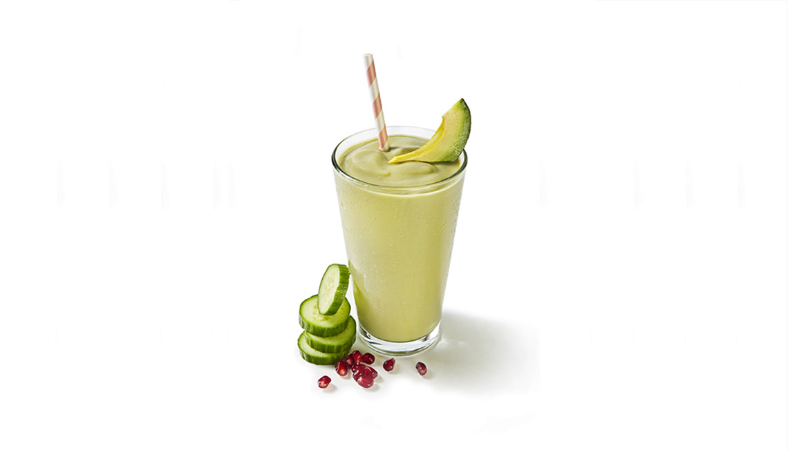 Batido de aguacate granada y pepino