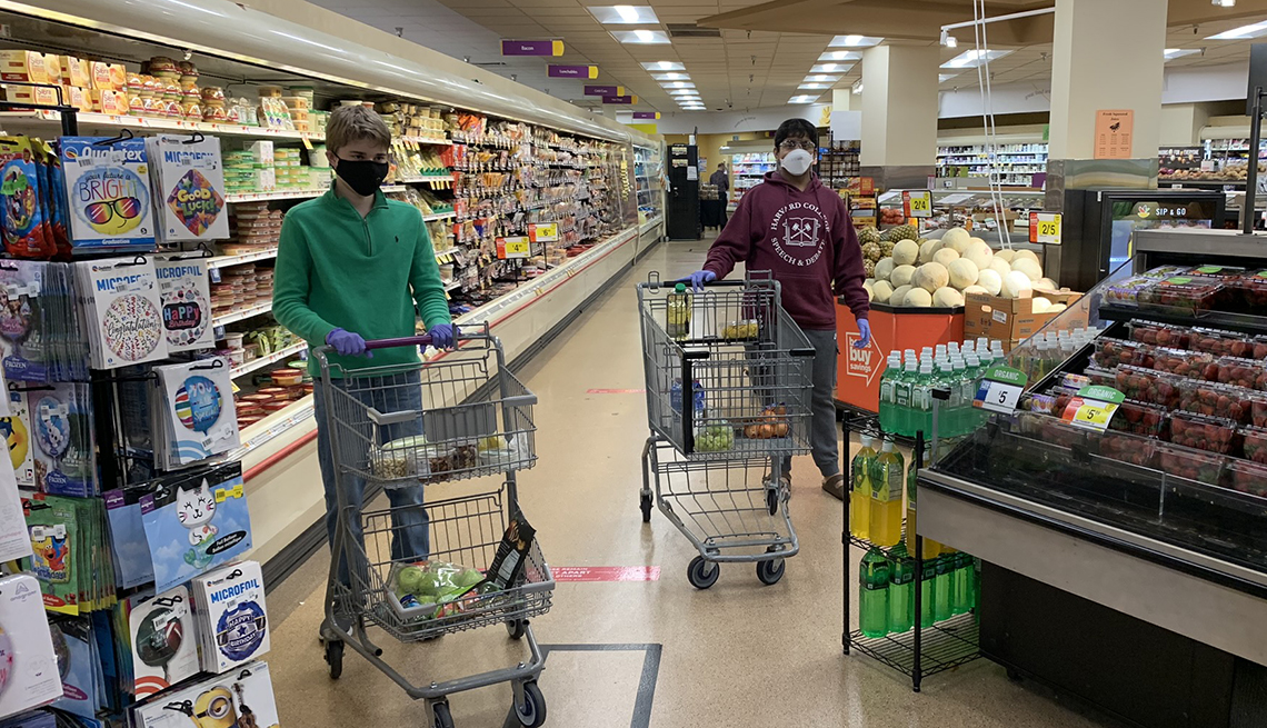 Teen Volunteer Groups Offers Free Grocery Delivery