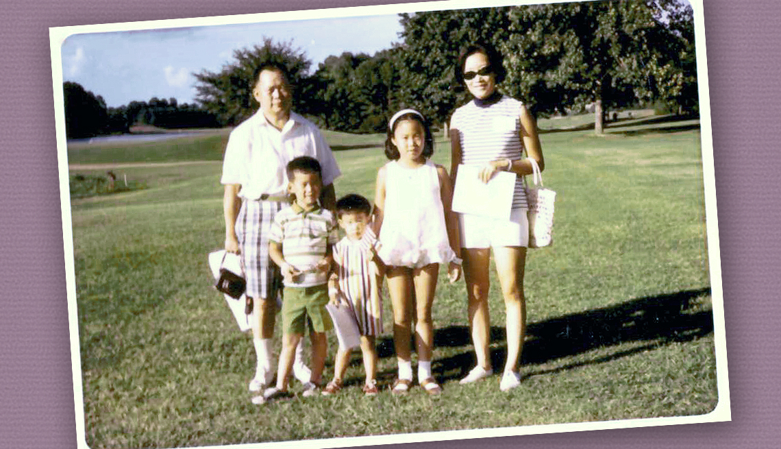 Foto de la familia Kwok de vacaciones en 1970