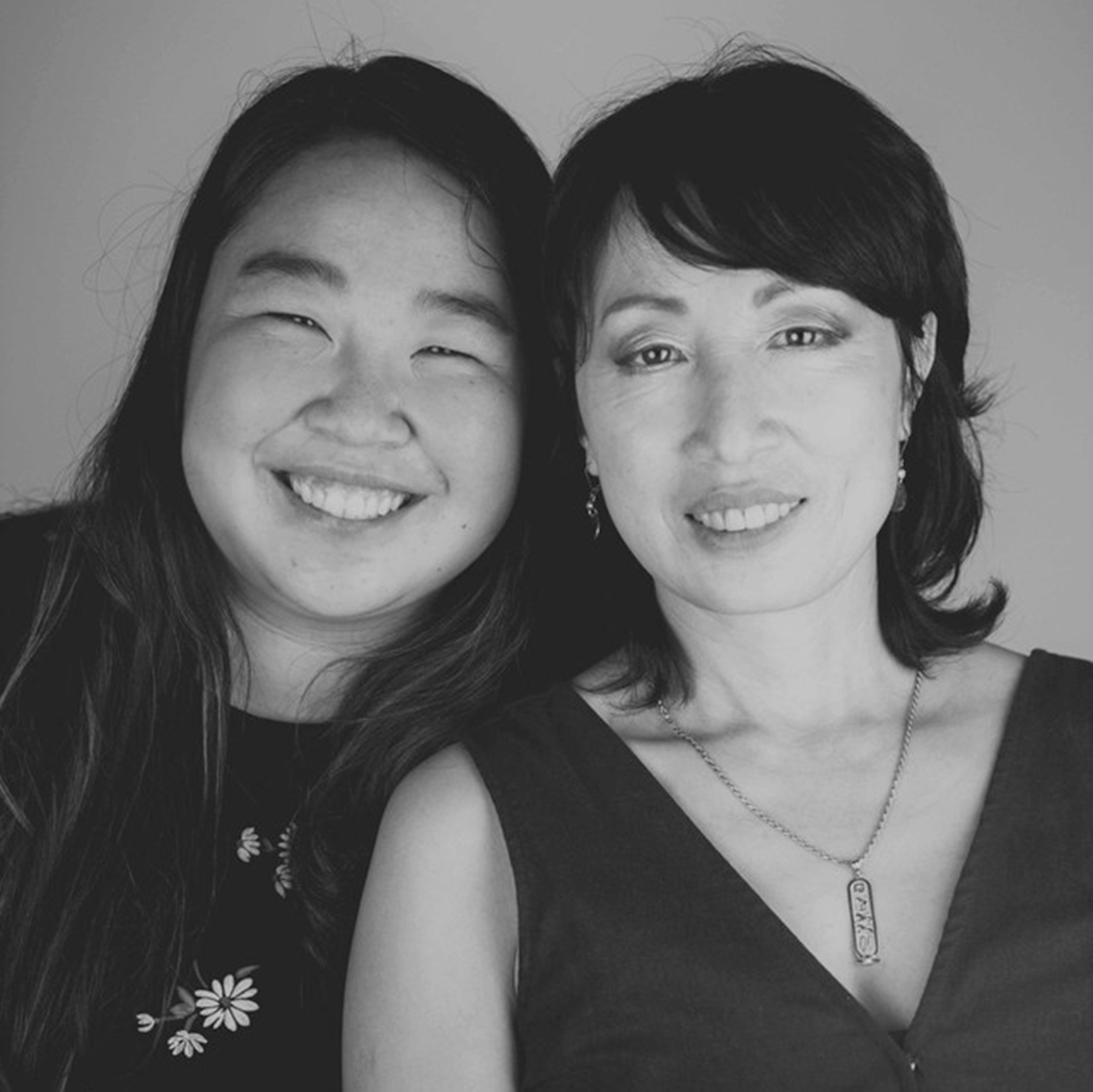 tiffany zheng and her mother holly zheng