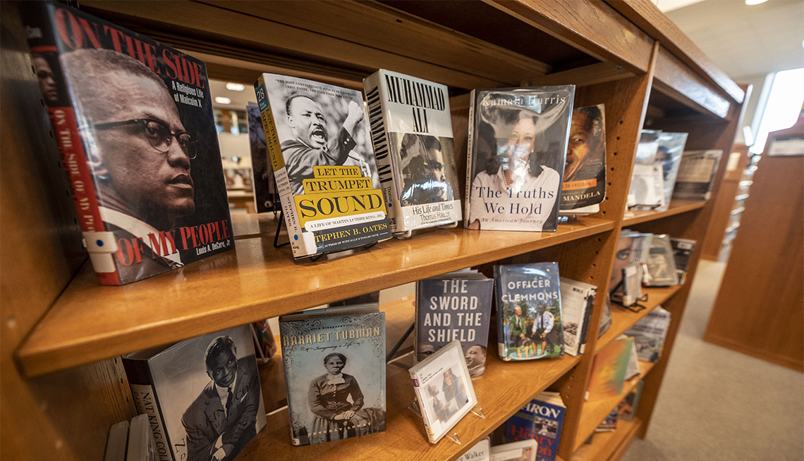 Exhibición de libros del mes de la historia negra 