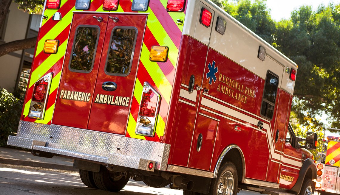 Reaction of Drivers to Emergency Vehicles Safety Tips