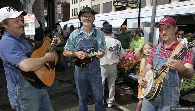 Best Places to Retire 2012- bluegrass musicians play in the Market Square in Roanoke, Virginia